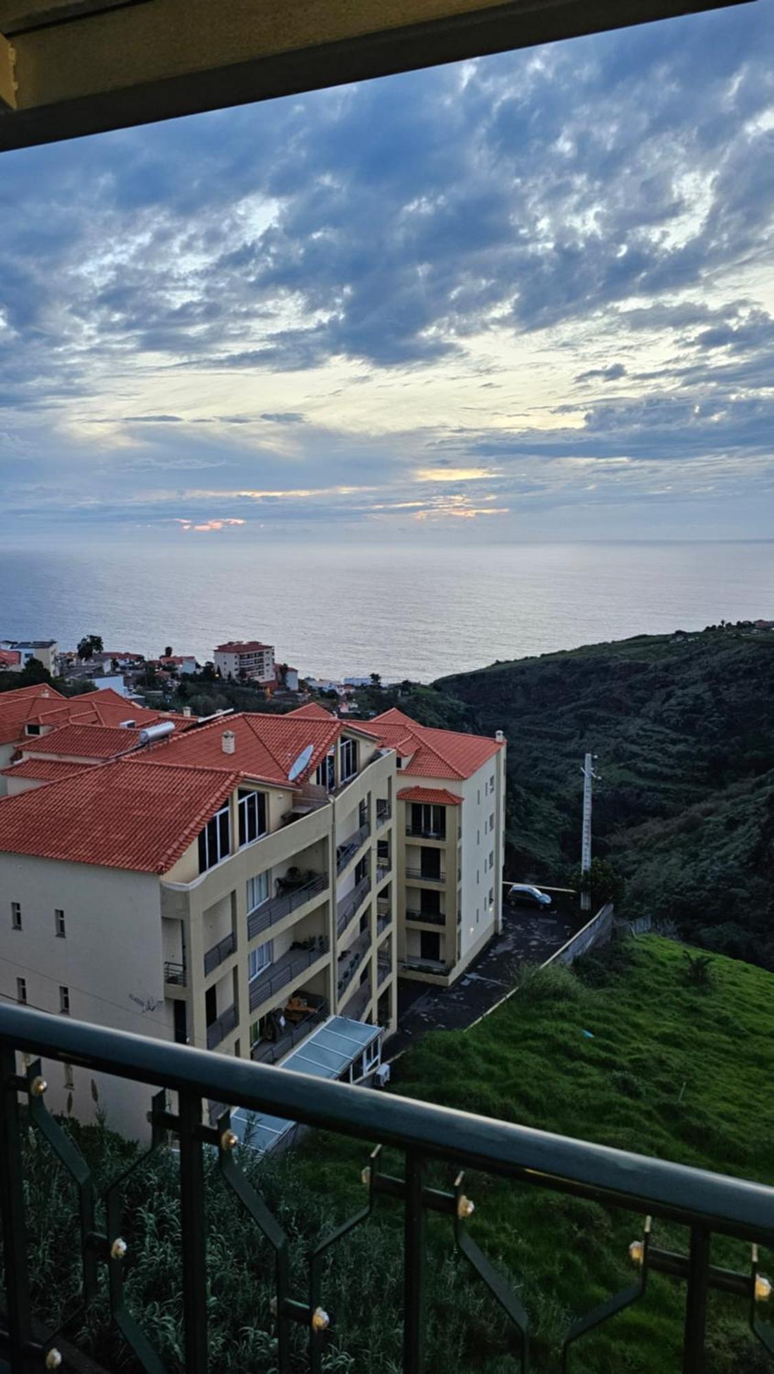 Апартаменты Sunset Star With Sea View Кальета Экстерьер фото